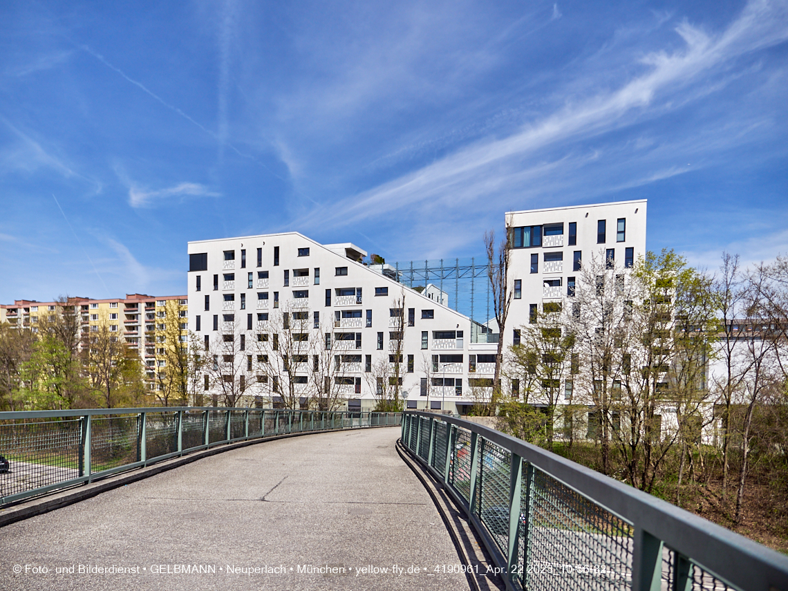 22.04.2023 - Baustelle Montessori Schule im Plettzentrum in Neuperlach